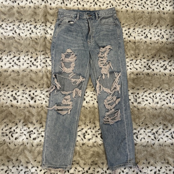 American Eagle blue distressed mom jeans Size 6 Grunge Retro Y2K - Picture 1 of 9